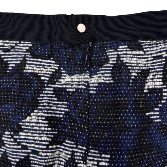 Weekend MAX MARA Floral Blue White Tapestry Textured A-Line Skirt Size 8 - Picture 6 of 6
